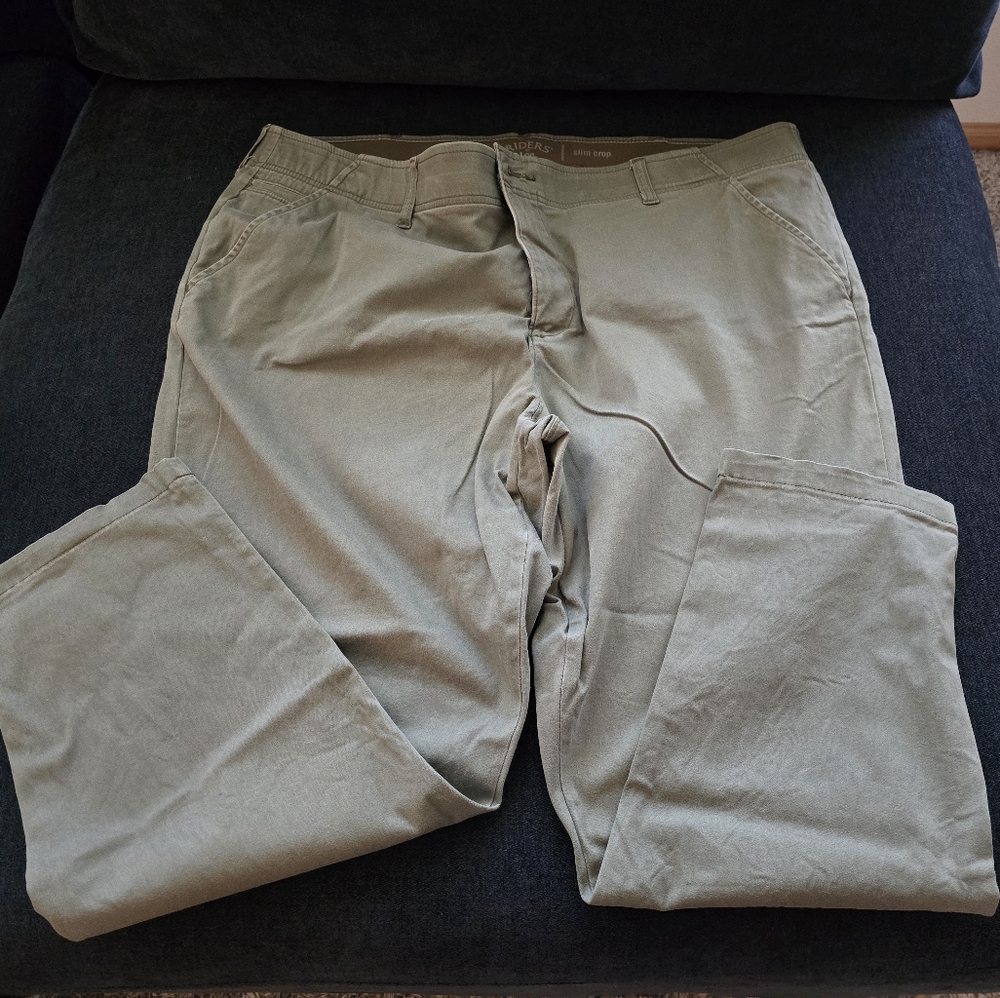 Lee Women's Straight Leg Pants in Light Gray